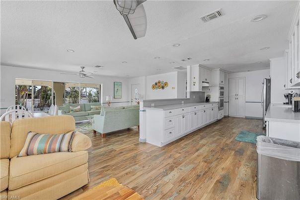 Interior, Kitchen, Living room, Recessed Lighting, Wood Texture Flooring