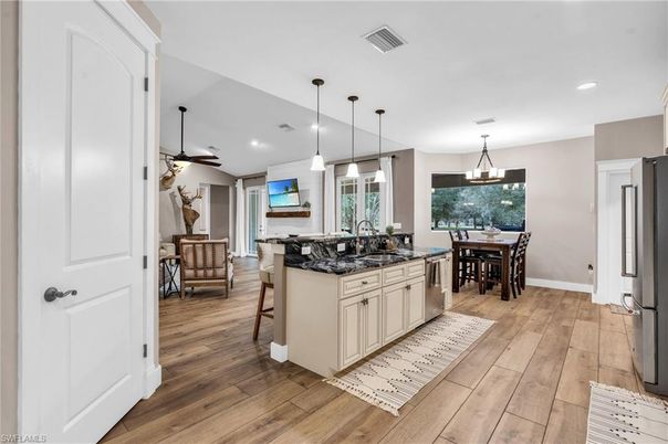 Dining room, Interior, Kitchen, Pendant Lights, Recessed Lighting, Wood Texture Flooring