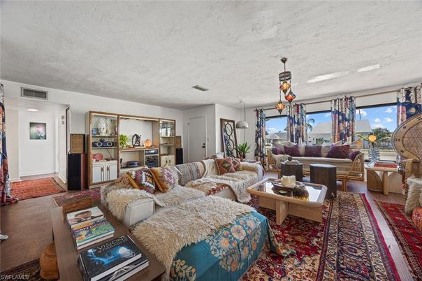 Interior, Kitchen, Living room, Pendant Lights, Wood Texture Flooring