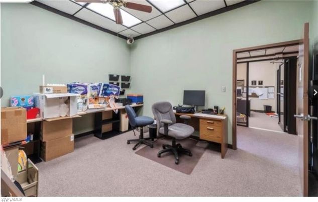Home Office, Interior