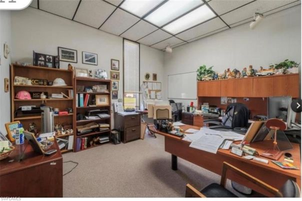Home Office, Interior
