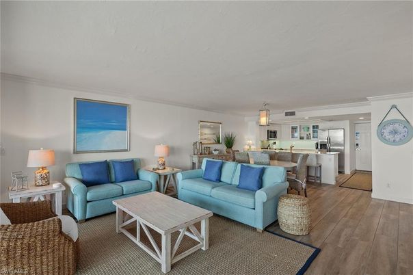 Dining room, Interior, Kitchen, Living room, Pendant Lights, Recessed Lighting, Wood Texture Flooring