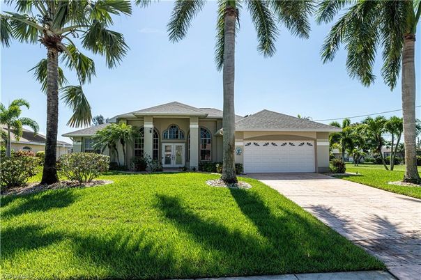Attached, Backyard, Exterior, Facade, Ranch