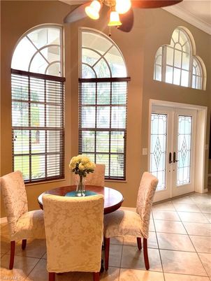 Dining room, Interior