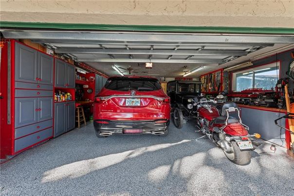 Garage, Interior