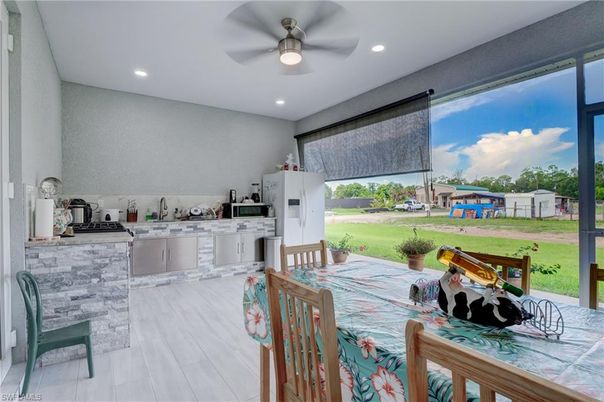 Dining room, Interior, Kitchen, Recessed Lighting, Wood Texture Flooring