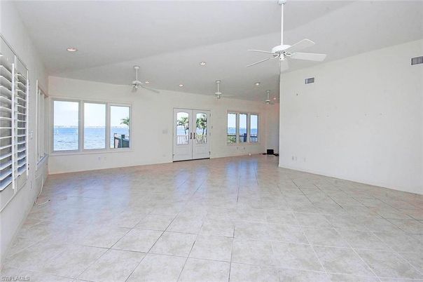 Empty room, Interior, Recessed Lighting, Water