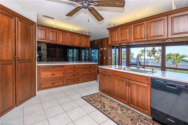 Interior, Kitchen, Recessed Lighting, Water