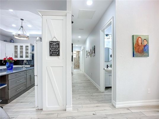 Interior, Pendant Lights, Recessed Lighting, Wood Texture Flooring