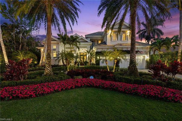 Attached, Backyard, Exterior, Facade, American Craftsman