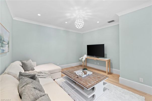 Interior, Living room, Pendant Lights, Recessed Lighting, Wood Texture Flooring