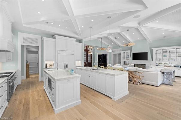 Interior, Kitchen, Living room, Pendant Lights, Recessed Lighting, Stainless Steel Appliances, Wood Texture Flooring