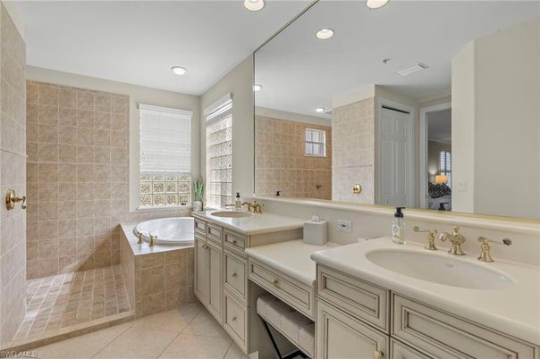 Bathroom, Dual Sink Vanities, Interior, Recessed Lighting