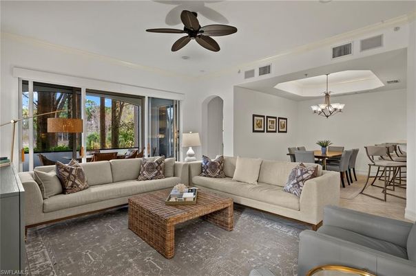 Chandelier, Dining room, Interior, Living room