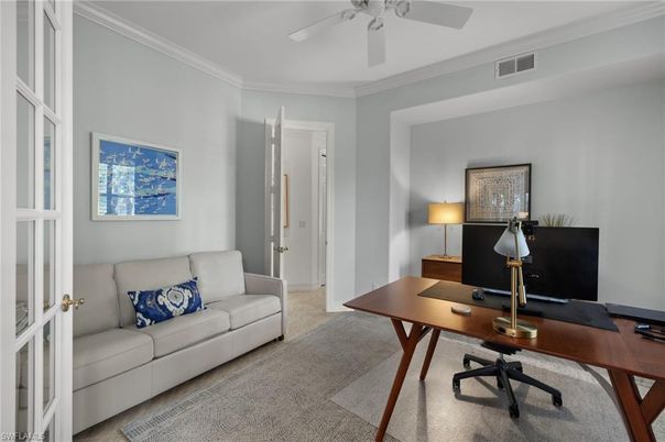 Home Office, Interior