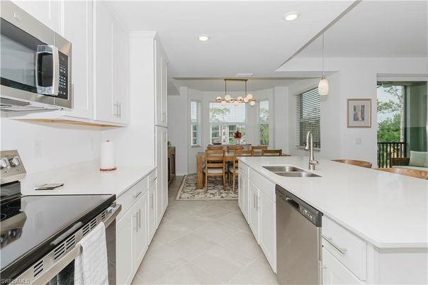 Dining room, Interior, Kitchen, Pendant Lights, Recessed Lighting, Stainless Steel Appliances