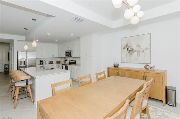 Dining room, Interior, Kitchen, Pendant Lights, Recessed Lighting, Stainless Steel Appliances