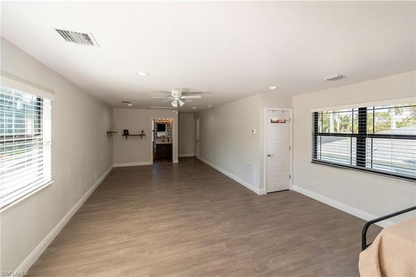 Empty room, Interior, Recessed Lighting, Wood Texture Flooring