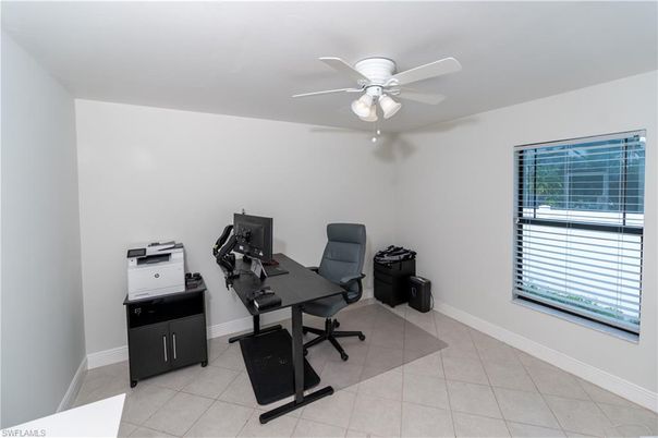 Home Office, Interior
