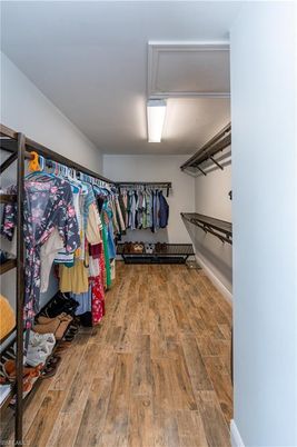 Interior, Walk-in Closets, Wood Texture Flooring