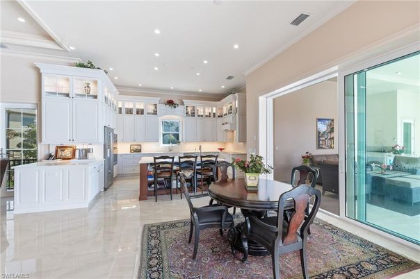 Dining room, Interior, Kitchen, Recessed Lighting