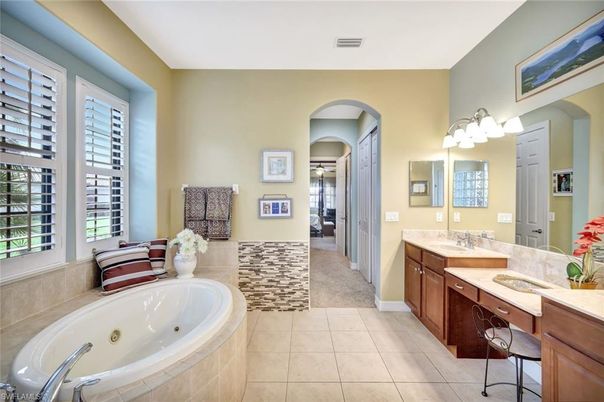Bathroom, Dual Sink Vanities, Interior