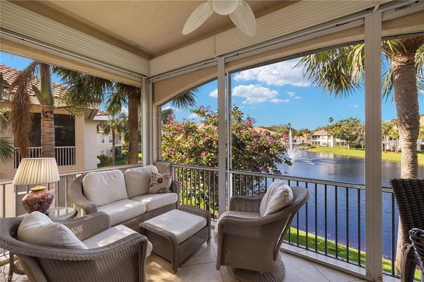 Interior, Living room, Sun Room, Water