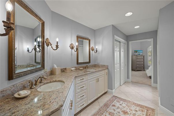 Bathroom, Dual Sink Vanities, Interior, Recessed Lighting