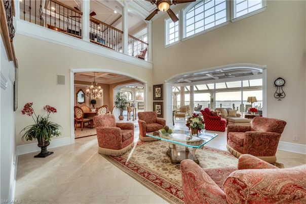 Chandelier, Dining room, Interior, Living room
