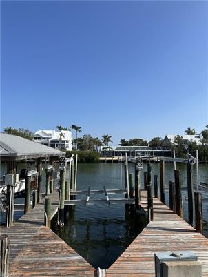 Exterior, Lake