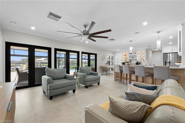 Dining room, Interior, Kitchen, Living room, Pendant Lights, Recessed Lighting, Stainless Steel Appliances