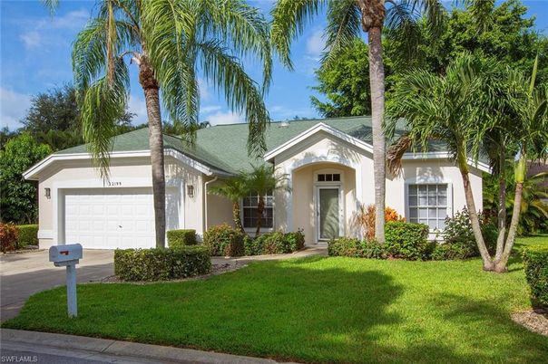 Attached, Exterior, Facade, Ranch