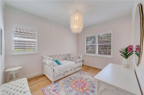 Chandelier, Interior, Wood Texture Flooring