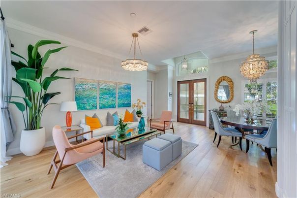 Chandelier, Dining room, Interior, Living room, Pendant Lights, Wood Texture Flooring