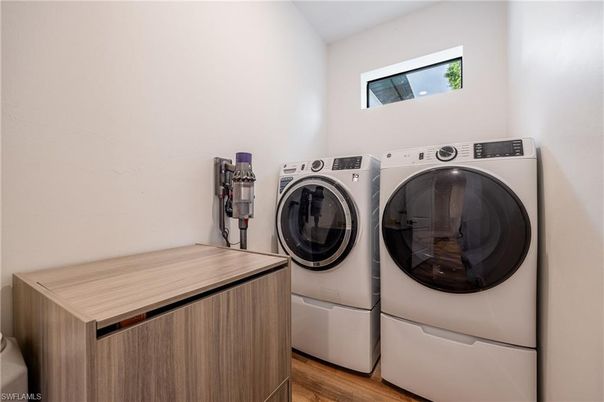 Interior, Utility Closets, Washer, Wood Texture Flooring