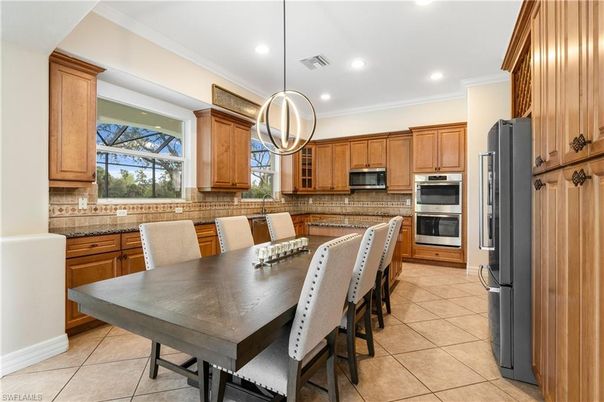 Dining room, Interior, Kitchen, Pendant Lights, Recessed Lighting, Stainless Steel Appliances