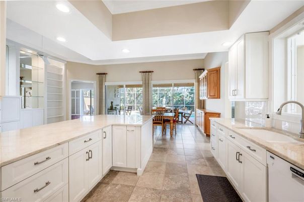 Dining room, Interior, Kitchen, Recessed Lighting