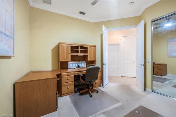 Home Office, Interior