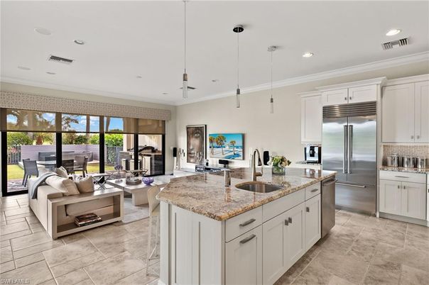 Interior, Kitchen, Living room, Pendant Lights, Recessed Lighting, Stainless Steel Appliances