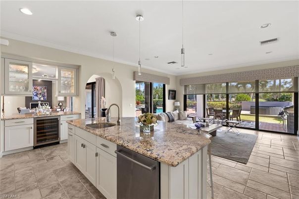 Dining room, Interior, Kitchen, Living room, Pendant Lights, Recessed Lighting, Stainless Steel Appliances