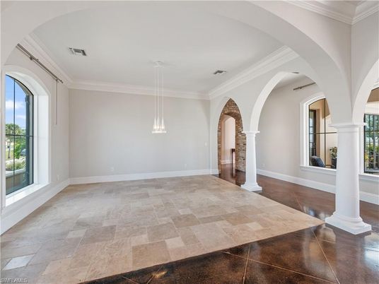 Empty room, Interior, Pendant Lights