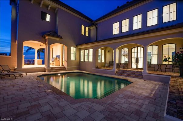 Exterior, Pool