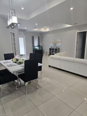 Dining room, Interior, Living room, Pendant Lights, Recessed Lighting