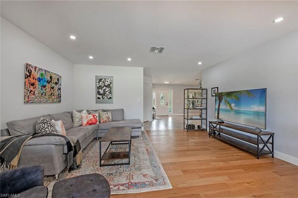Interior, Living room, Recessed Lighting, Wood Texture Flooring