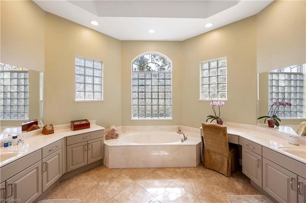 Bathroom, Interior, Recessed Lighting