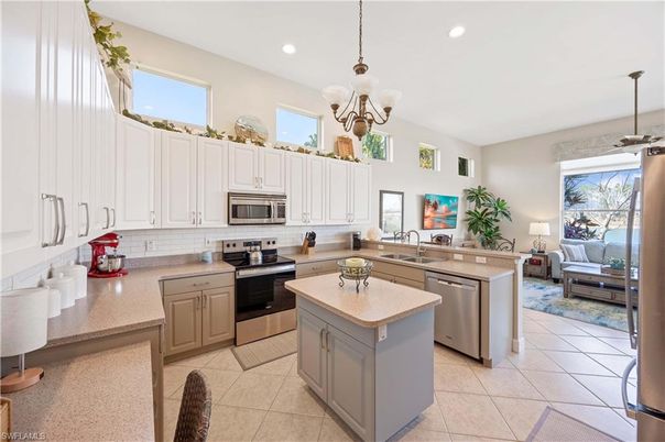 Chandelier, Interior, Kitchen, Recessed Lighting, Stainless Steel Appliances