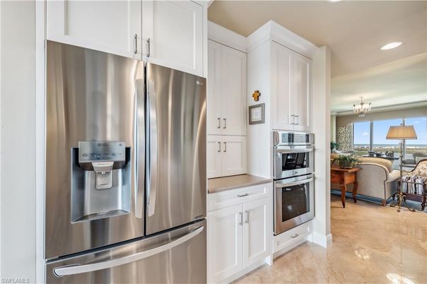 Chandelier, Interior, Kitchen, Recessed Lighting, Stainless Steel Appliances