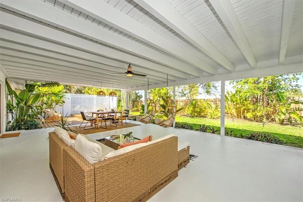 Dining room, Exterior