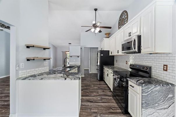 Interior, Kitchen, Pendant Lights, Wood Texture Flooring