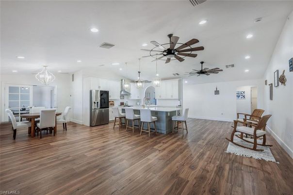 Chandelier, Dining room, Interior, Kitchen, Pendant Lights, Recessed Lighting, Wood Texture Flooring